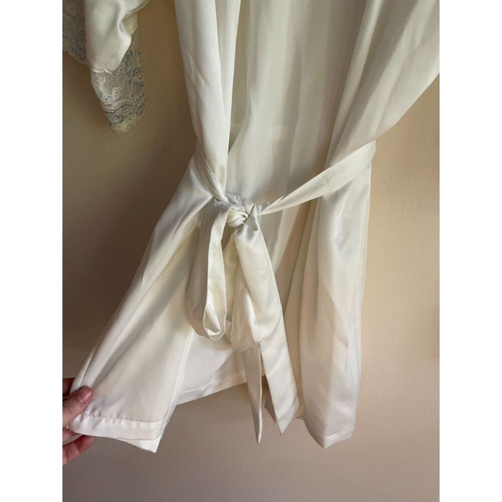 NWT In Bloom Intimates Mrs. Robe - Picture 5 of 7